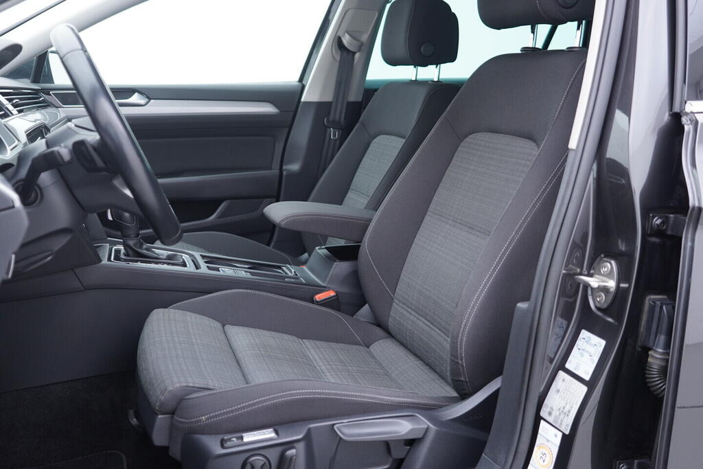 OV190V10582_23.webp_PASSAT Business 2.0 TDI 110 kW automat