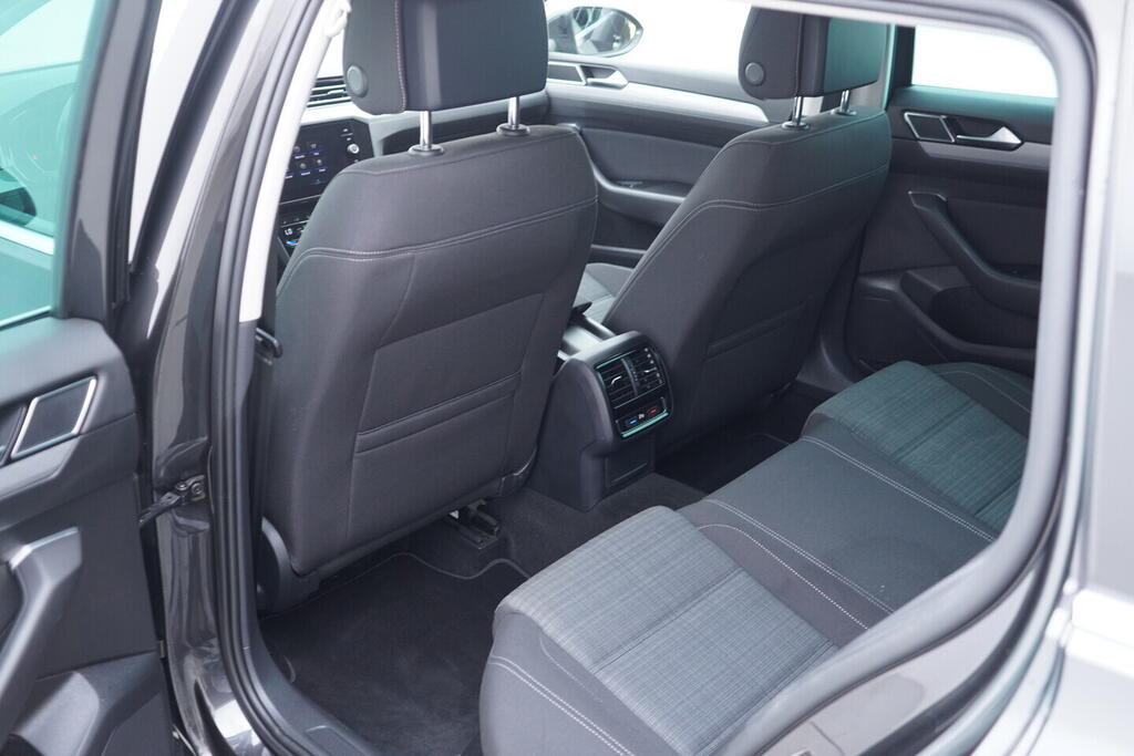 OV190V10582_35.webp_PASSAT Business 2.0 TDI 110 kW automat