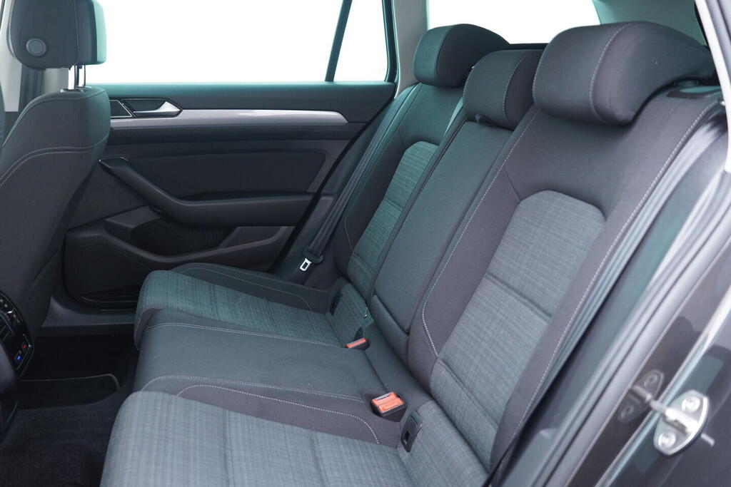 OV190V10582_36.webp_PASSAT Business 2.0 TDI 110 kW automat