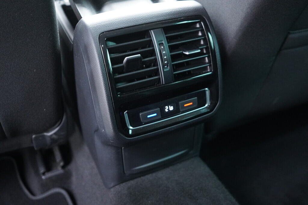 OV190V10582_37.webp_PASSAT Business 2.0 TDI 110 kW automat