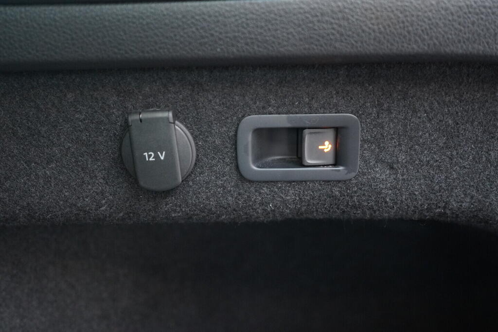 OV190V10582_39.webp_PASSAT Business 2.0 TDI 110 kW automat