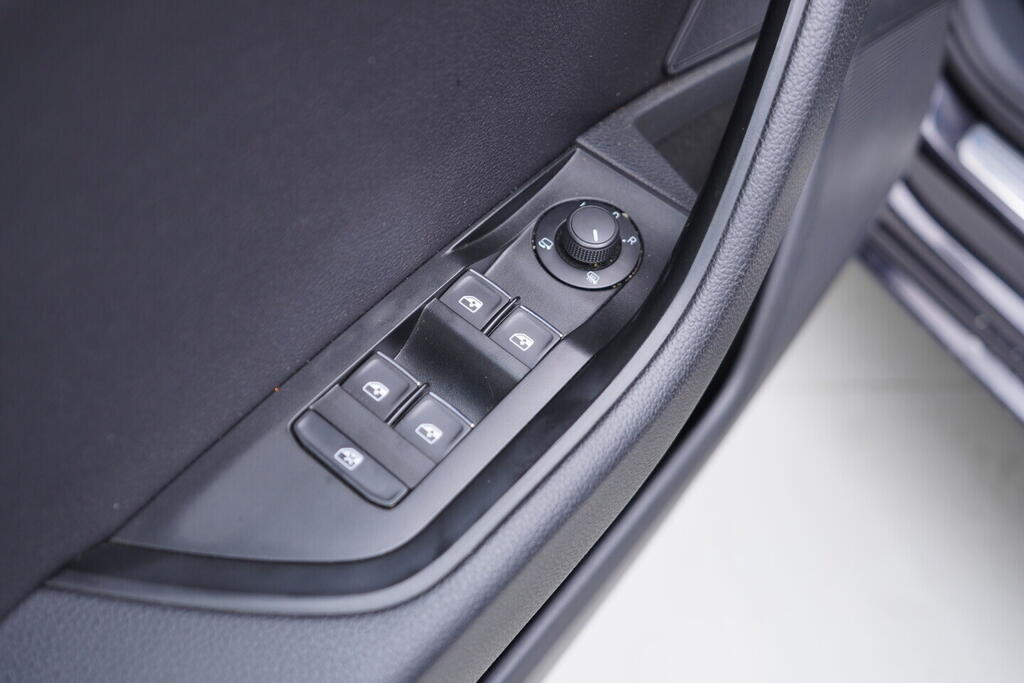 OV190V10585_20.webp_SUPERB Style 2.0 TDI 140 kW automat