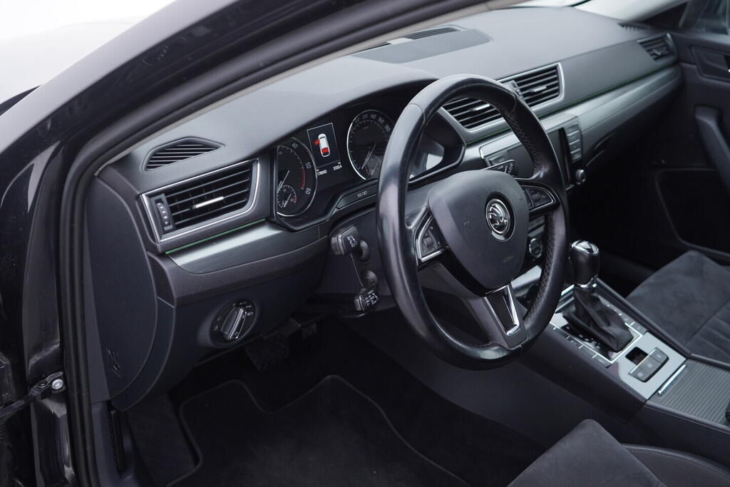 OV190V10585_23.webp_SUPERB Style 2.0 TDI 140 kW automat