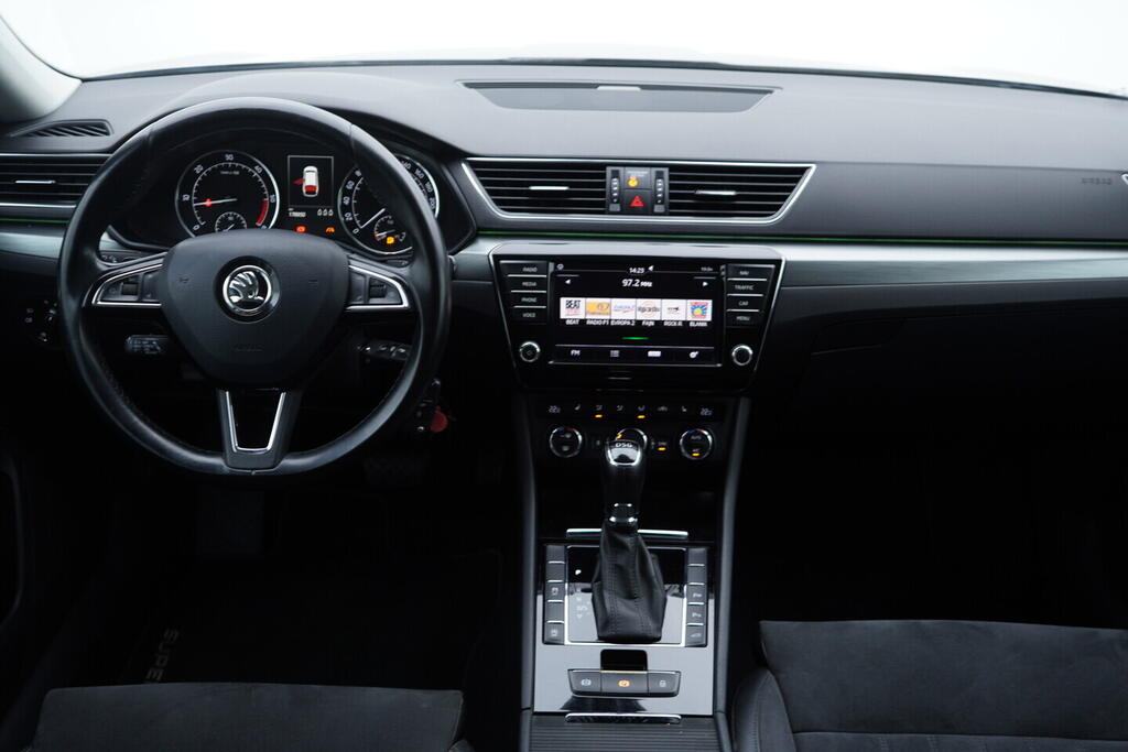 OV190V10585_28.webp_SUPERB Style 2.0 TDI 140 kW automat