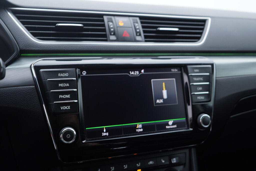 OV190V10585_32.webp_SUPERB Style 2.0 TDI 140 kW automat