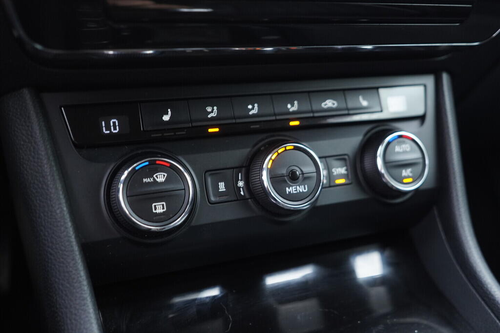 OV190V10585_34.webp_SUPERB Style 2.0 TDI 140 kW automat