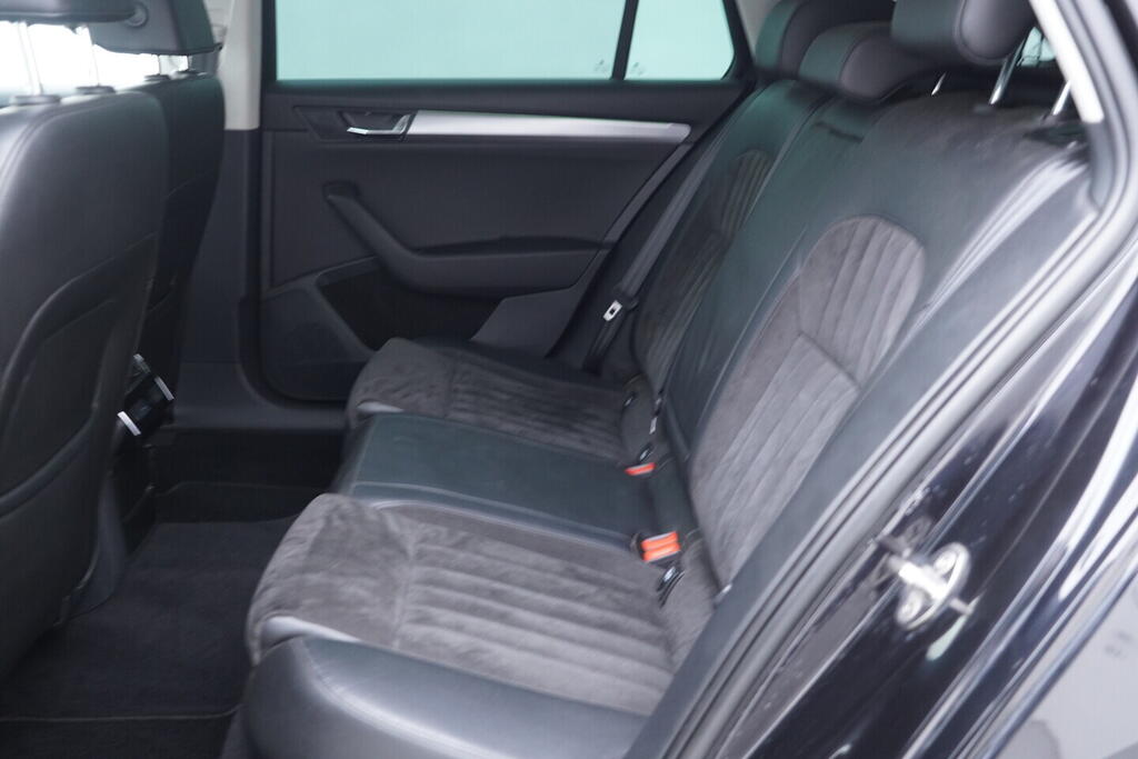 OV190V10585_38.webp_SUPERB Style 2.0 TDI 140 kW automat