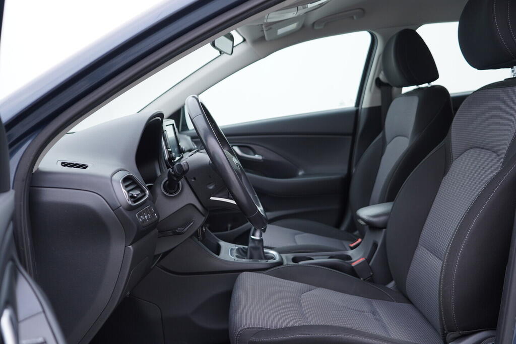 OV190V10588_22.webp_I30 Comfort 1.6  85 kW manuál, DPH