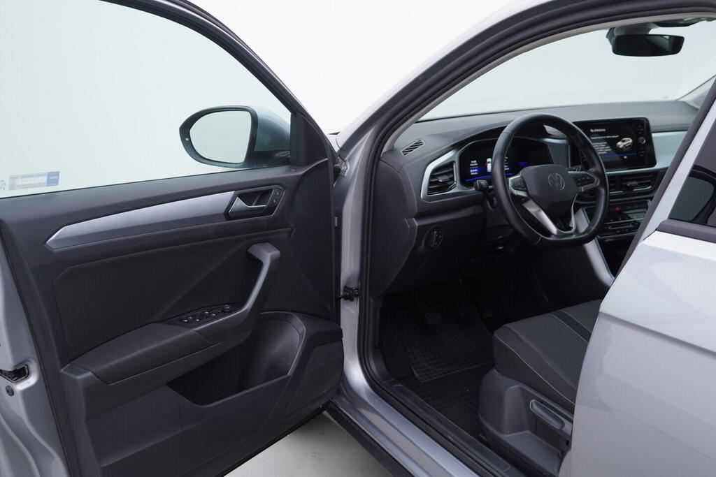 OV190V10589_18.webp_T-ROC Life 1.5 TSI 110 kW manuál