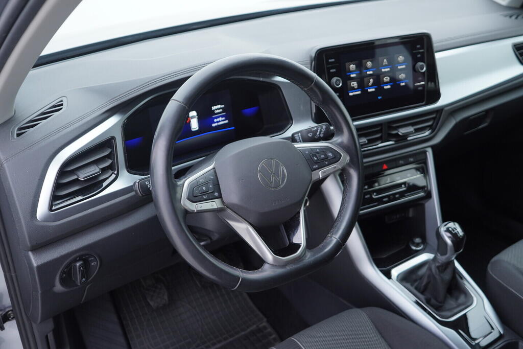 OV190V10589_21.webp_T-ROC Life 1.5 TSI 110 kW manuál