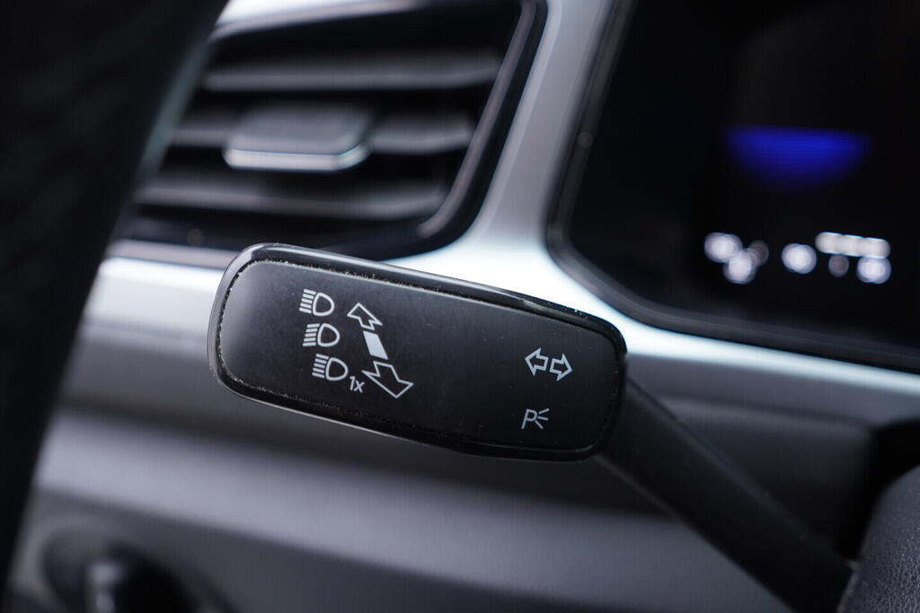 OV190V10589_23.webp_T-ROC Life 1.5 TSI 110 kW manuál