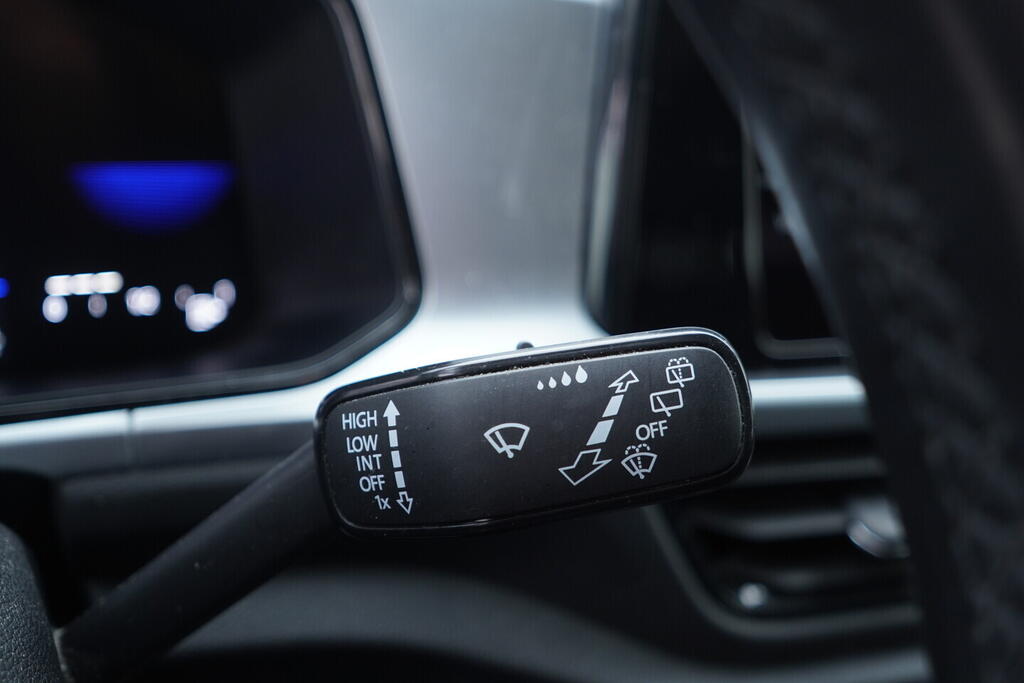 OV190V10589_24.webp_T-ROC Life 1.5 TSI 110 kW manuál