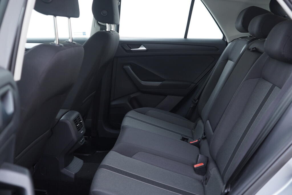 OV190V10589_35.webp_T-ROC Life 1.5 TSI 110 kW manuál