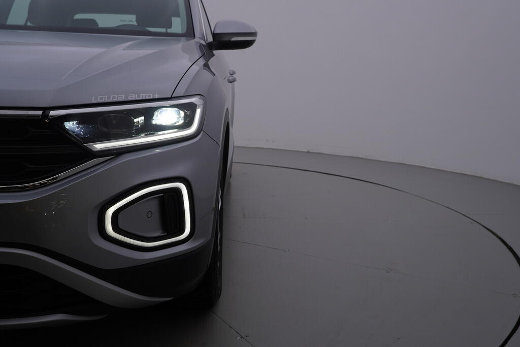 OV190V10589_39.webp_T-ROC Life 1.5 TSI 110 kW manuál