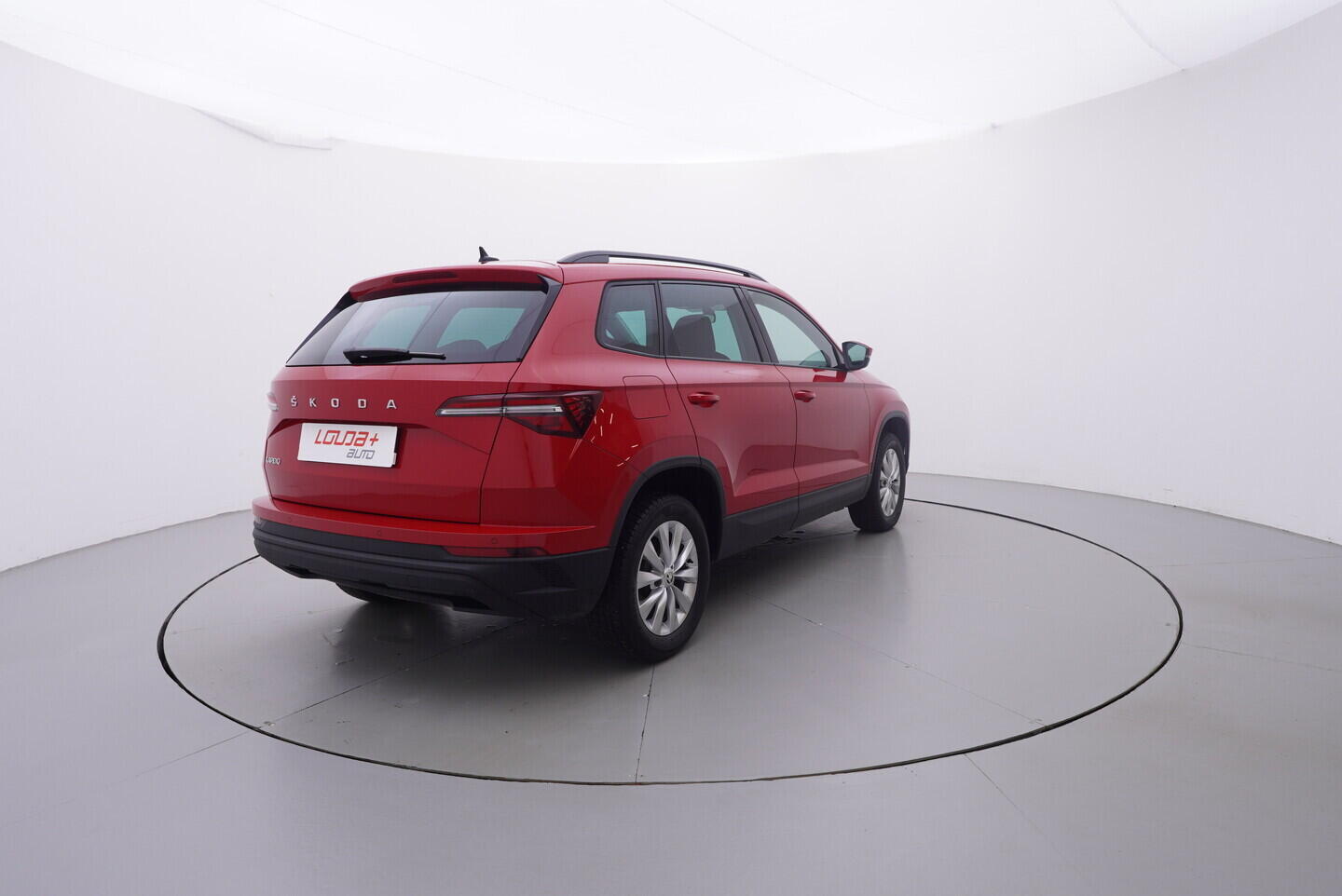 OV190V10591_14.webp_KAROQ Ambition 2.0 TDI 85 kW manuál, DPH