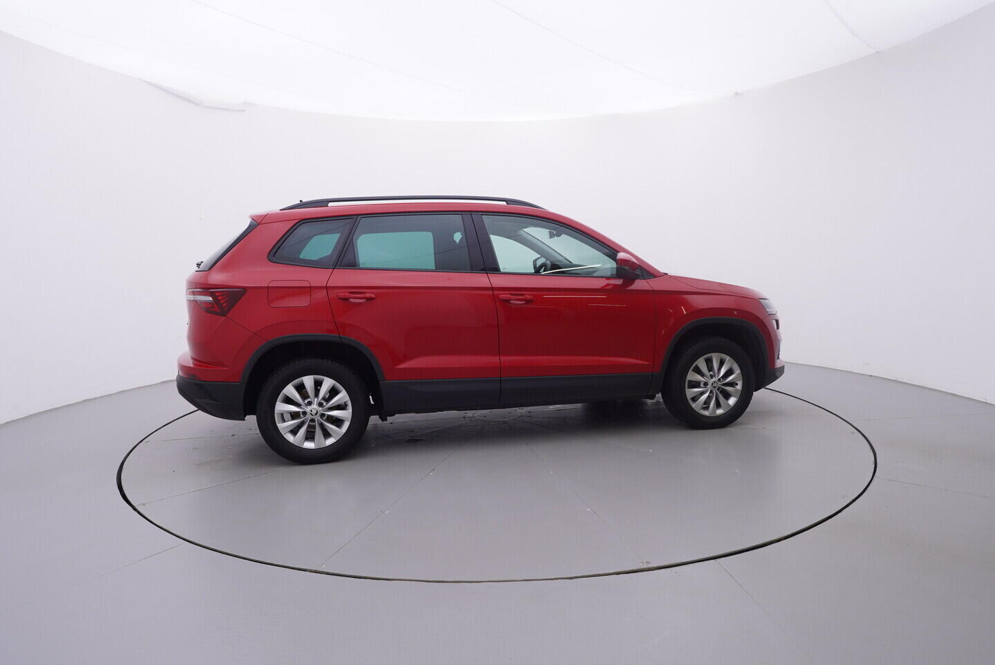 OV190V10591_15.webp_KAROQ Ambition 2.0 TDI 85 kW manuál, DPH