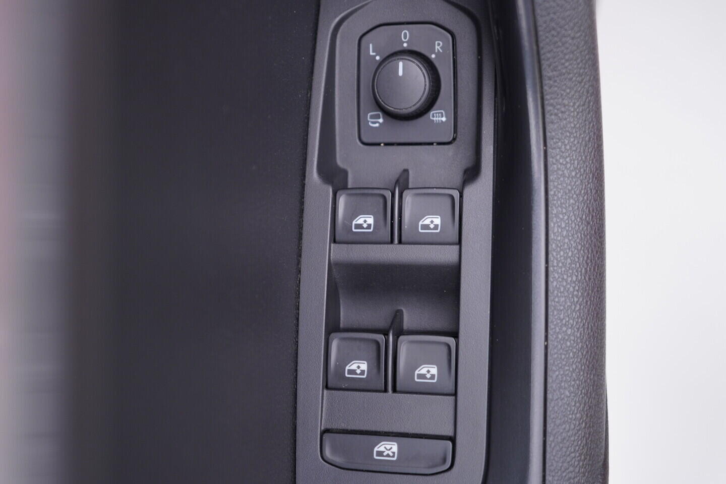 OV190V10591_20.webp_KAROQ Ambition 2.0 TDI 85 kW manuál, DPH