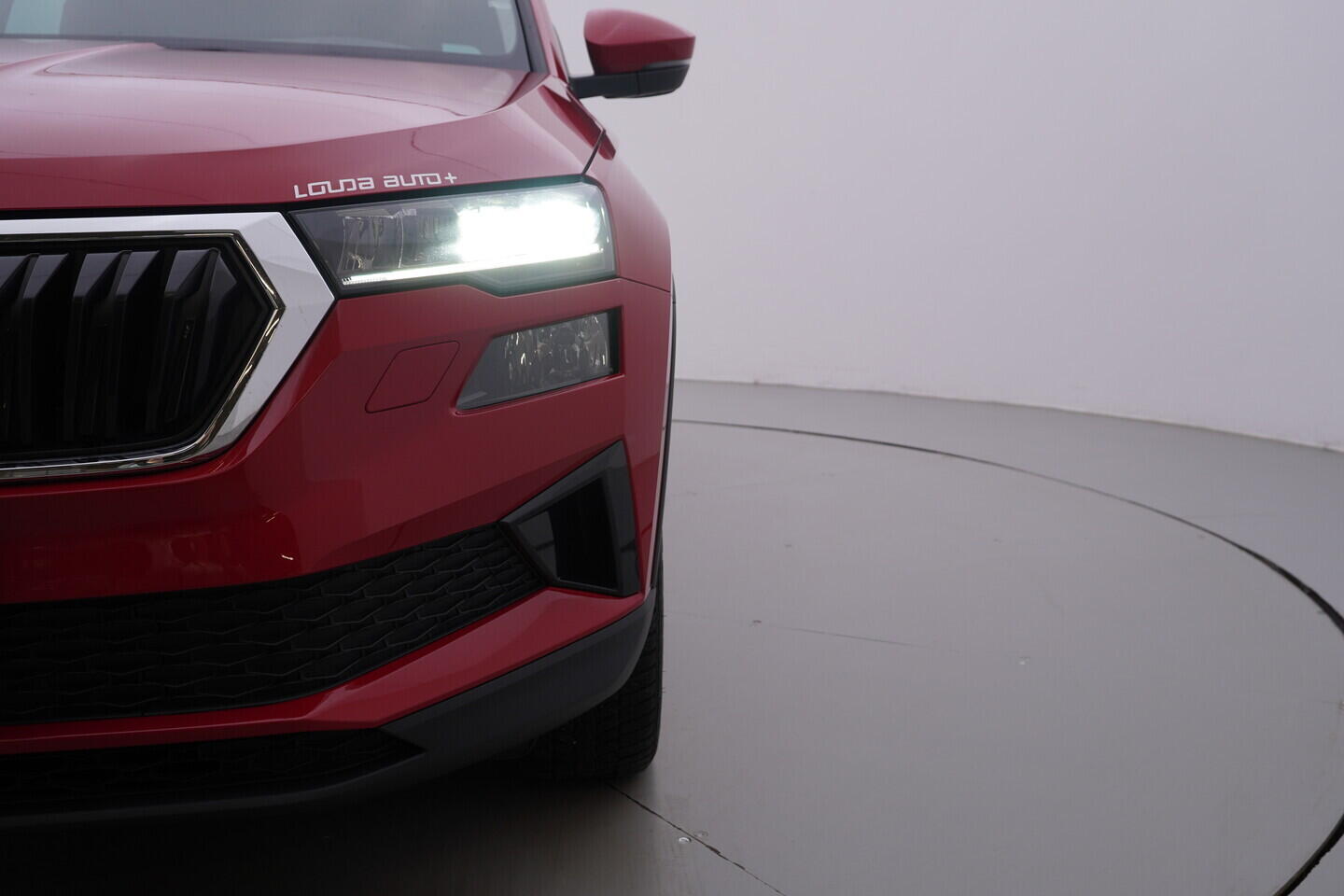 OV190V10591_43.webp_KAROQ Ambition 2.0 TDI 85 kW manuál, DPH