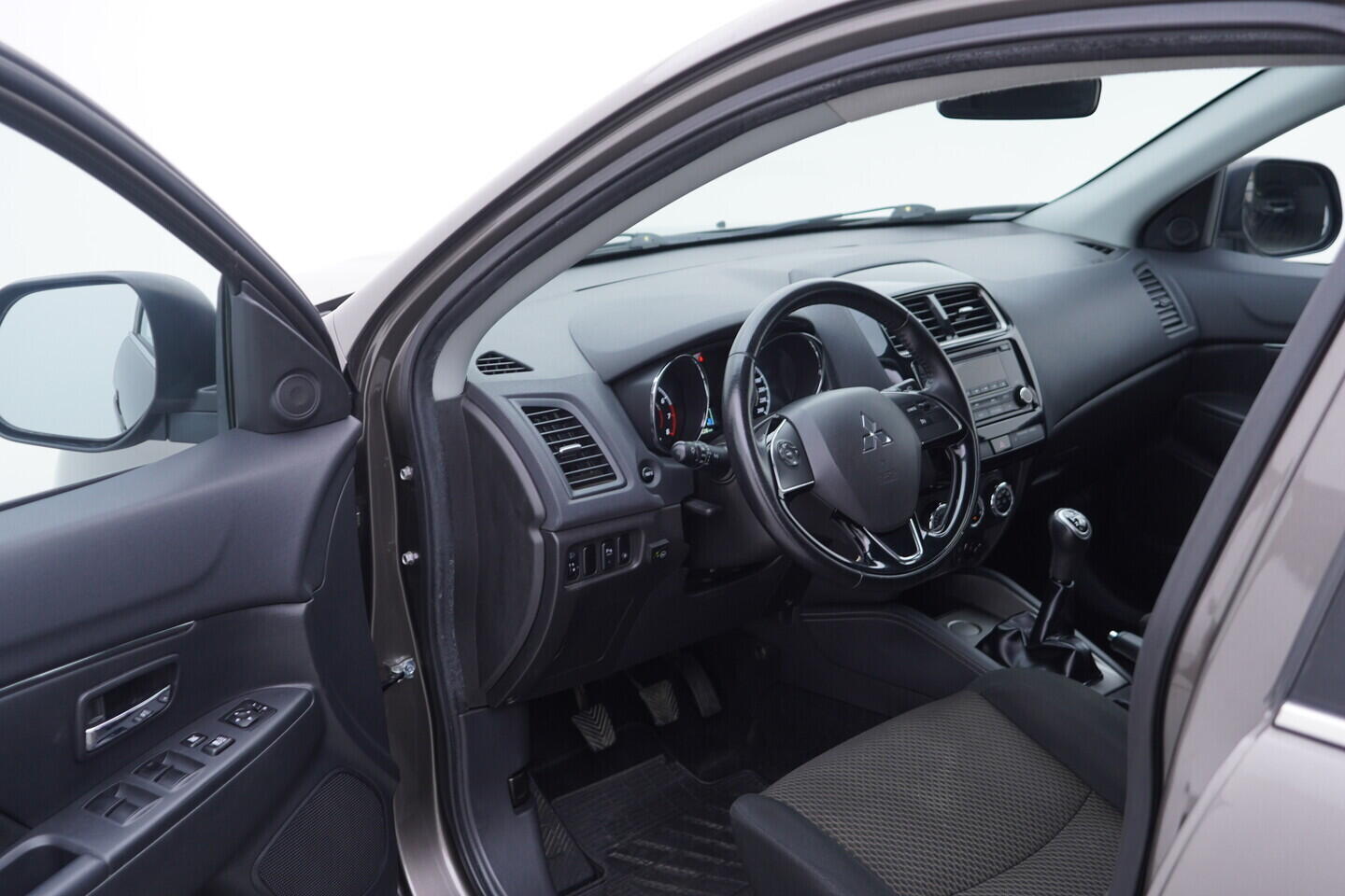 OV190V10596_18.webp_ASX  1.6  86 kW manuál