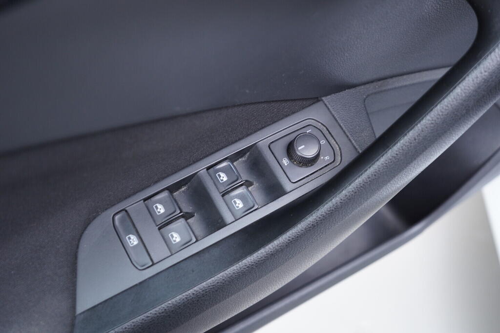 OV190V10598_20.webp_SCALA Ambition 1.0 TSI 81 kW manuál, DPH