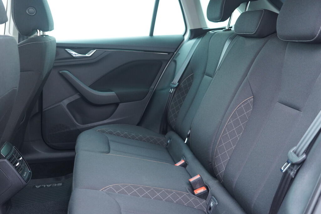 OV190V10598_35.webp_SCALA Ambition 1.0 TSI 81 kW manuál, DPH