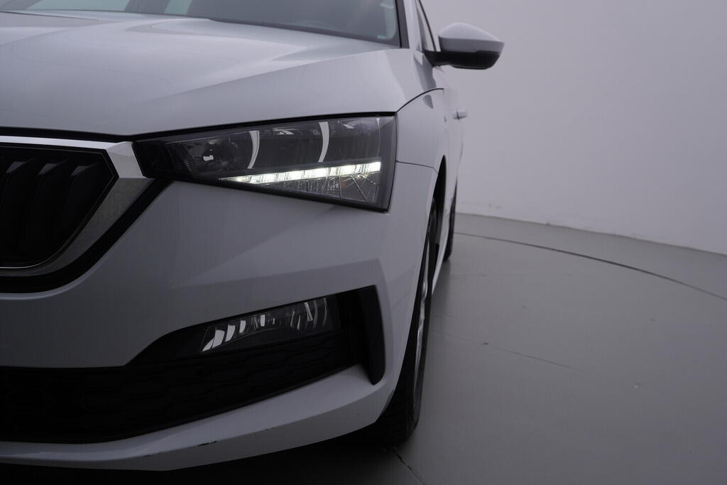 OV190V10598_39.webp_SCALA Ambition 1.0 TSI 81 kW manuál, DPH