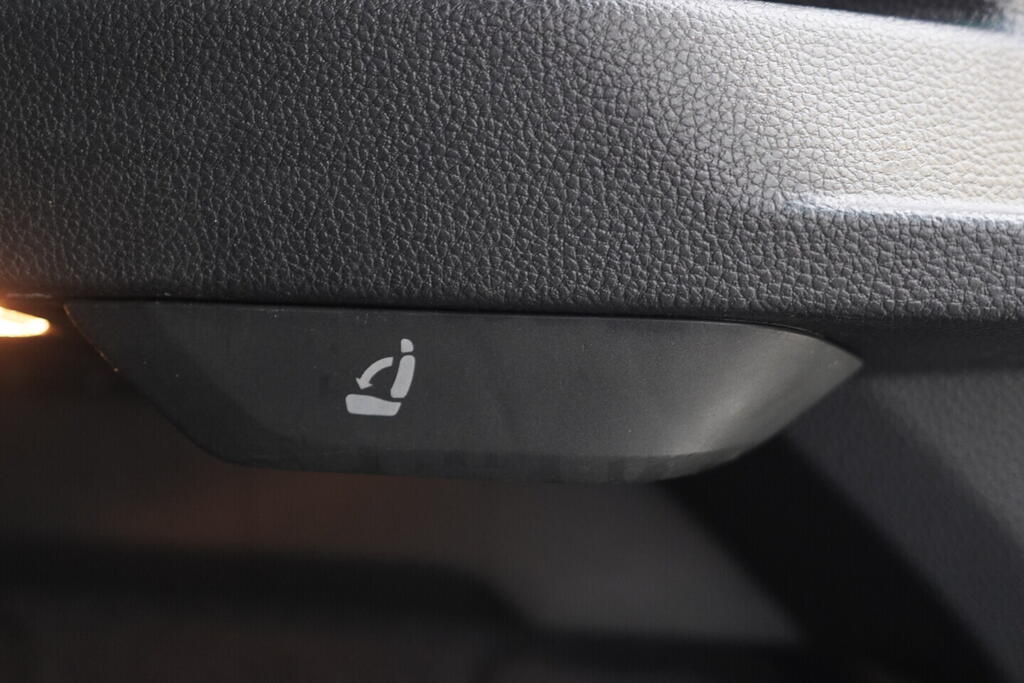 OV190V10602_40.webp_KAROQ  1.5 TSI 110 kW automat