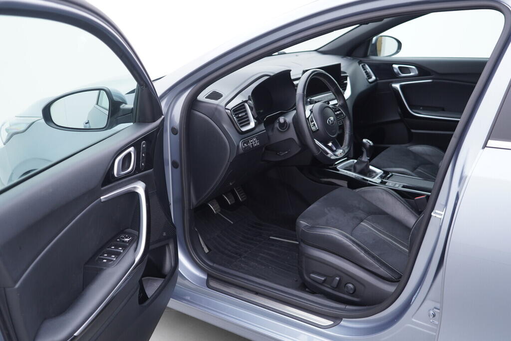 OV190V10603_18.webp_CEED GT-line 1.5 T-GDi 117 kW manuál