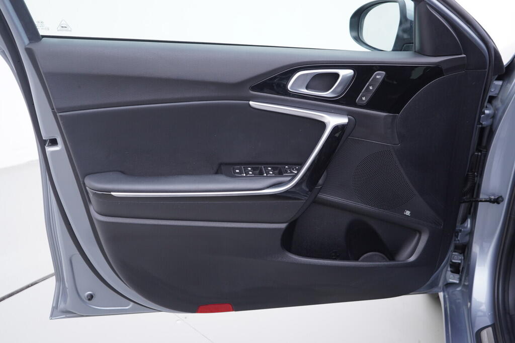 OV190V10603_19.webp_CEED GT-line 1.5 T-GDi 117 kW manuál