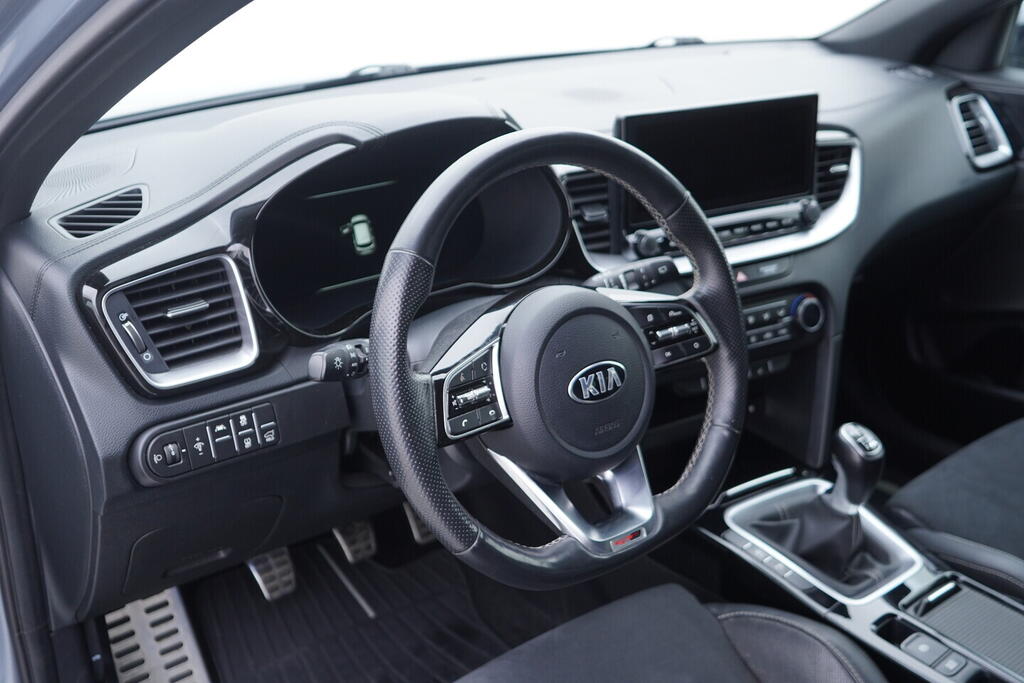 OV190V10603_24.webp_CEED GT-line 1.5 T-GDi 117 kW manuál