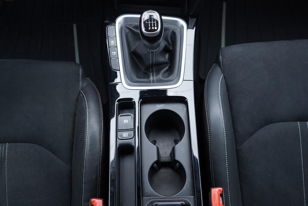 OV190V10603_37.webp_CEED GT-line 1.5 T-GDi 117 kW manuál