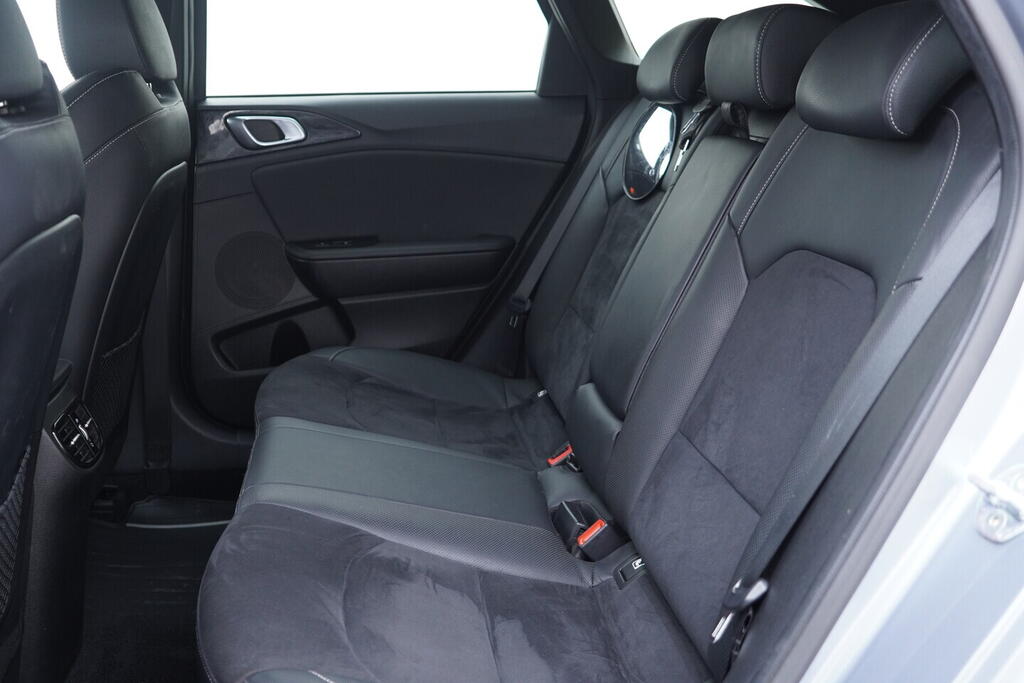 OV190V10603_41.webp_CEED GT-line 1.5 T-GDi 117 kW manuál