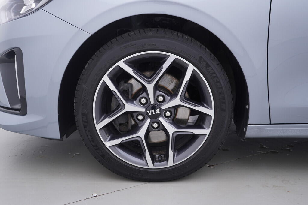 OV190V10603_46.webp_CEED GT-line 1.5 T-GDi 117 kW manuál