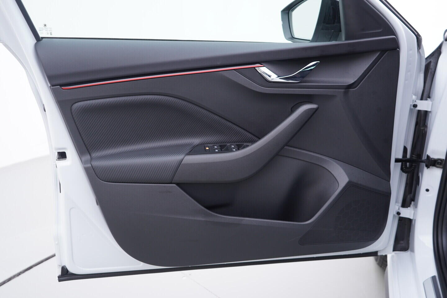 OV190V10605_19.webp_KAMIQ Monte Carlo 1.0 TSI 85 kW manuál, DPH