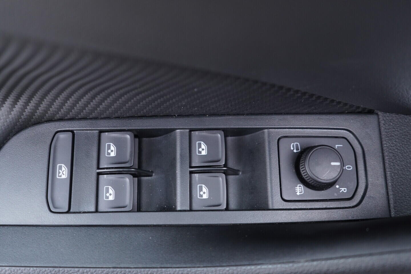 OV190V10605_20.webp_KAMIQ Monte Carlo 1.0 TSI 85 kW manuál, DPH