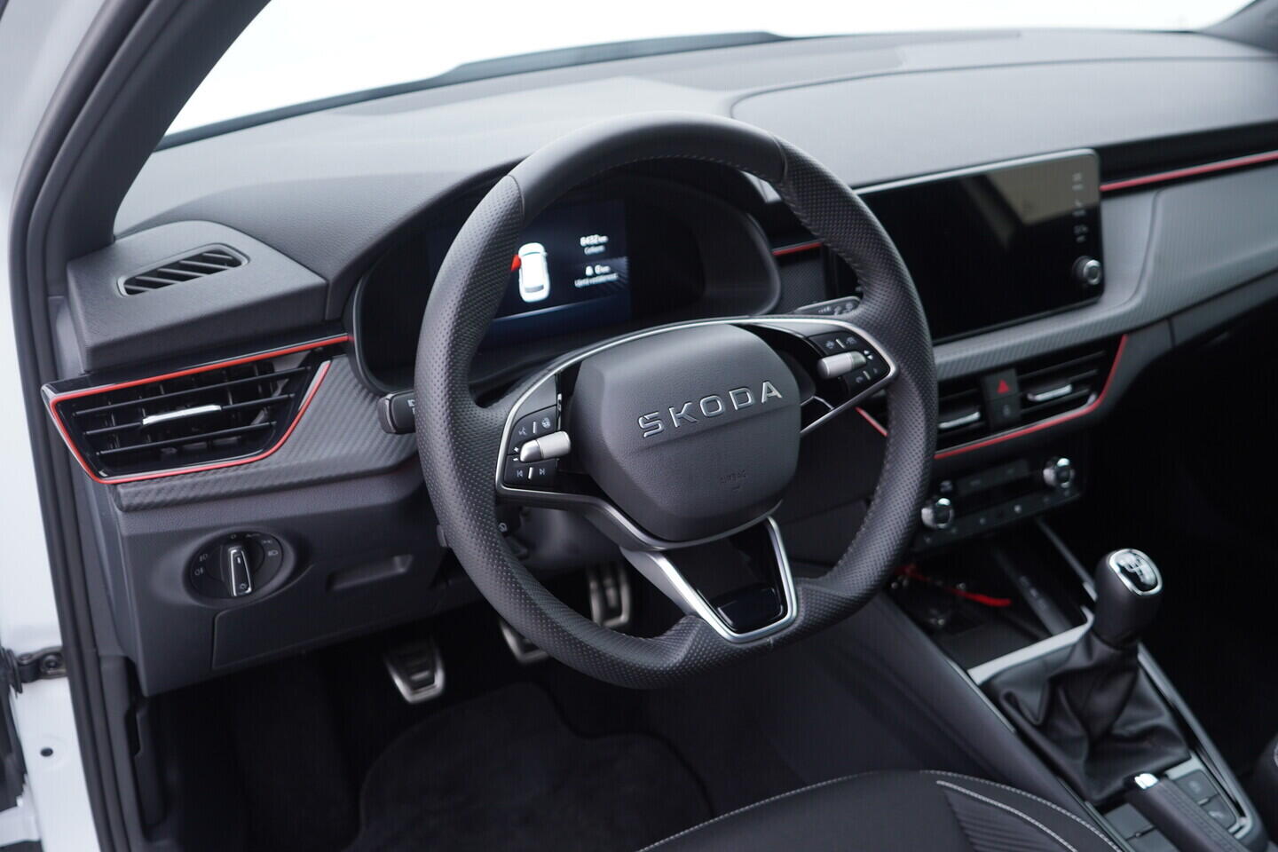 OV190V10605_21.webp_KAMIQ Monte Carlo 1.0 TSI 85 kW manuál, DPH