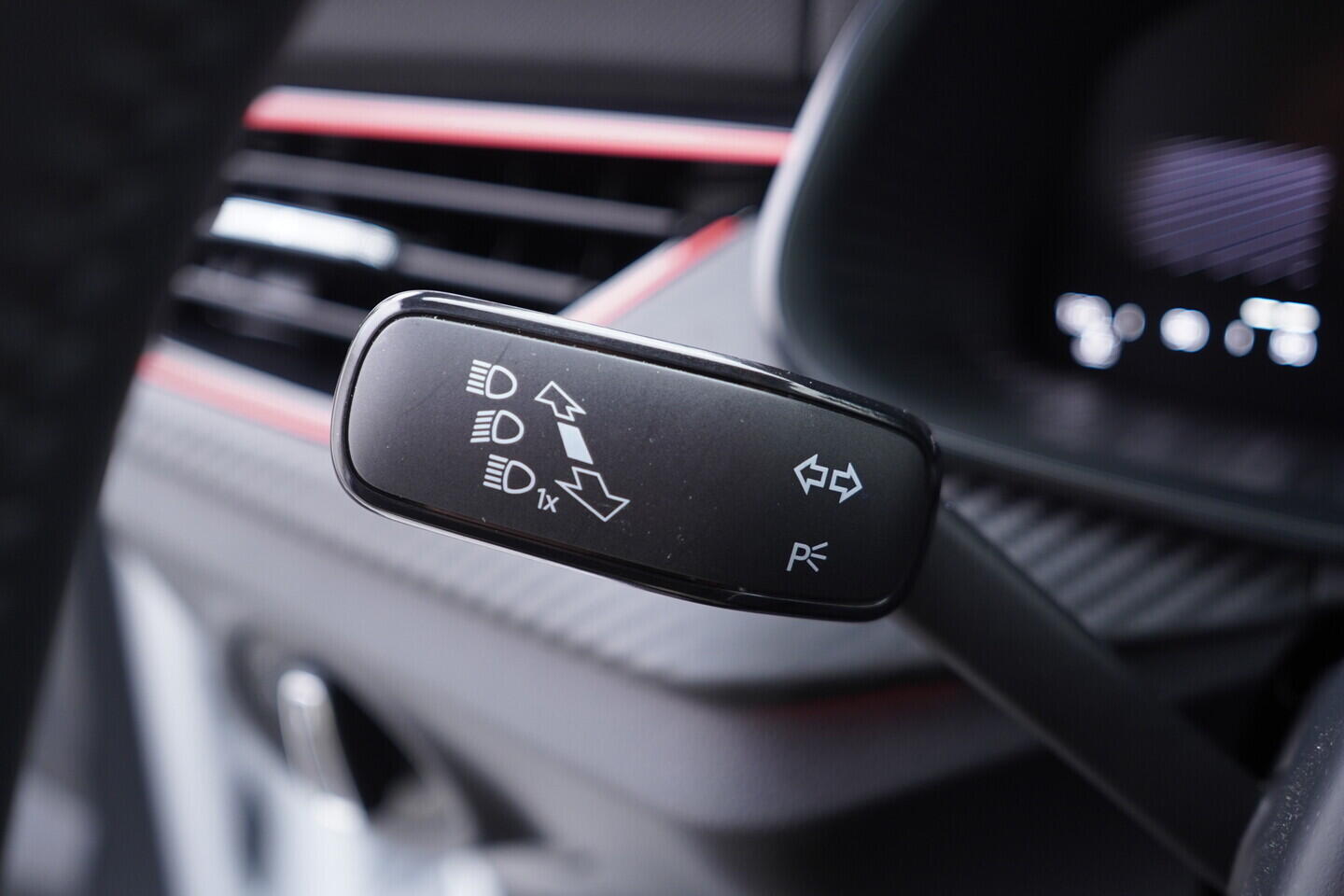 OV190V10605_23.webp_KAMIQ Monte Carlo 1.0 TSI 85 kW manuál, DPH