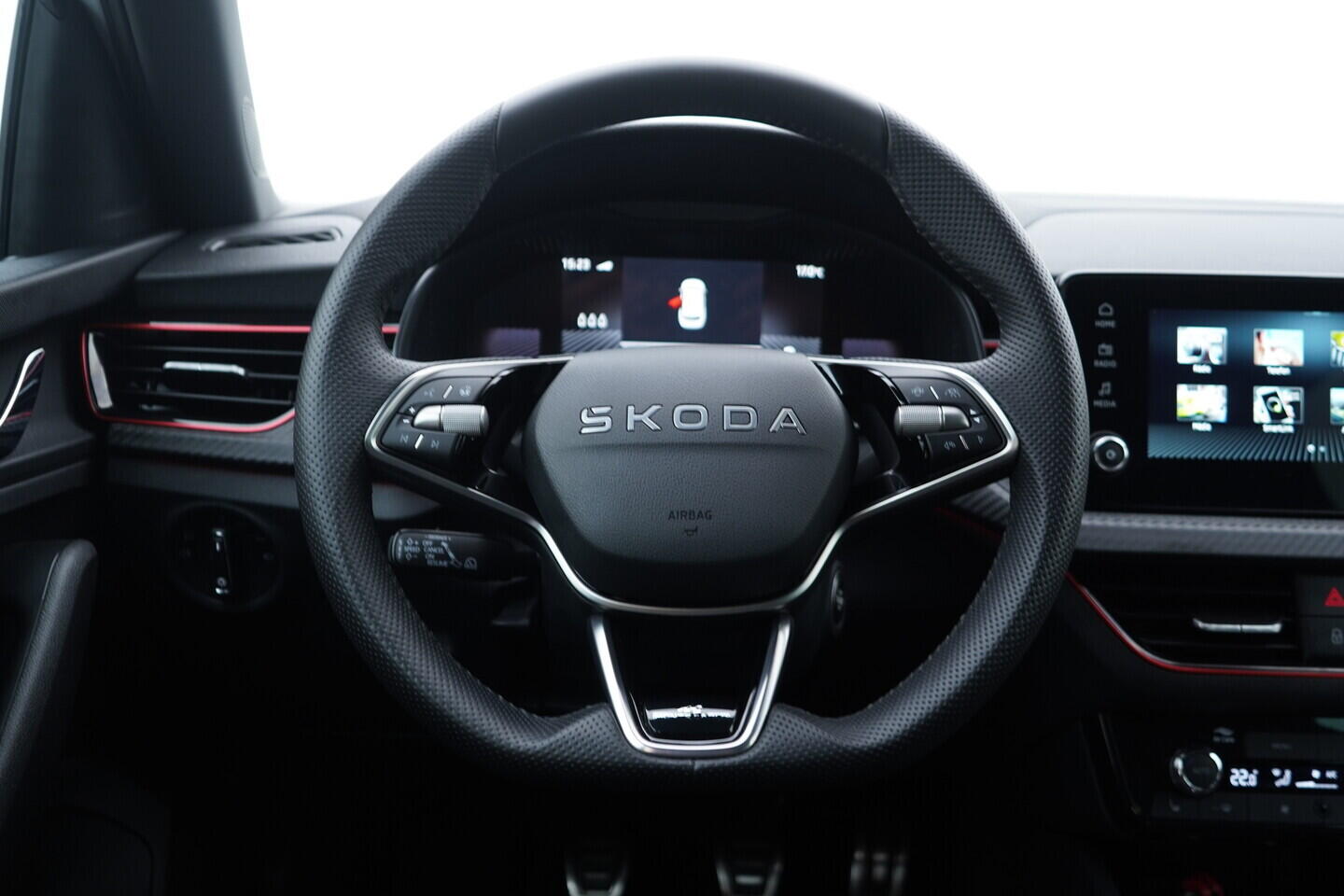 OV190V10605_27.webp_KAMIQ Monte Carlo 1.0 TSI 85 kW manuál, DPH