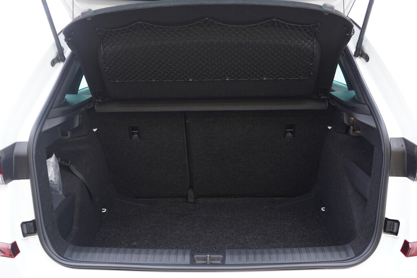 OV190V10605_37.webp_KAMIQ Monte Carlo 1.0 TSI 85 kW manuál, DPH