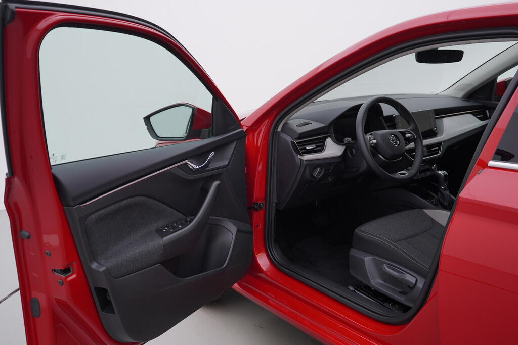 OV190V10608_18.webp_SCALA Top Selection 1.0 TSI 85 kW automat, DPH