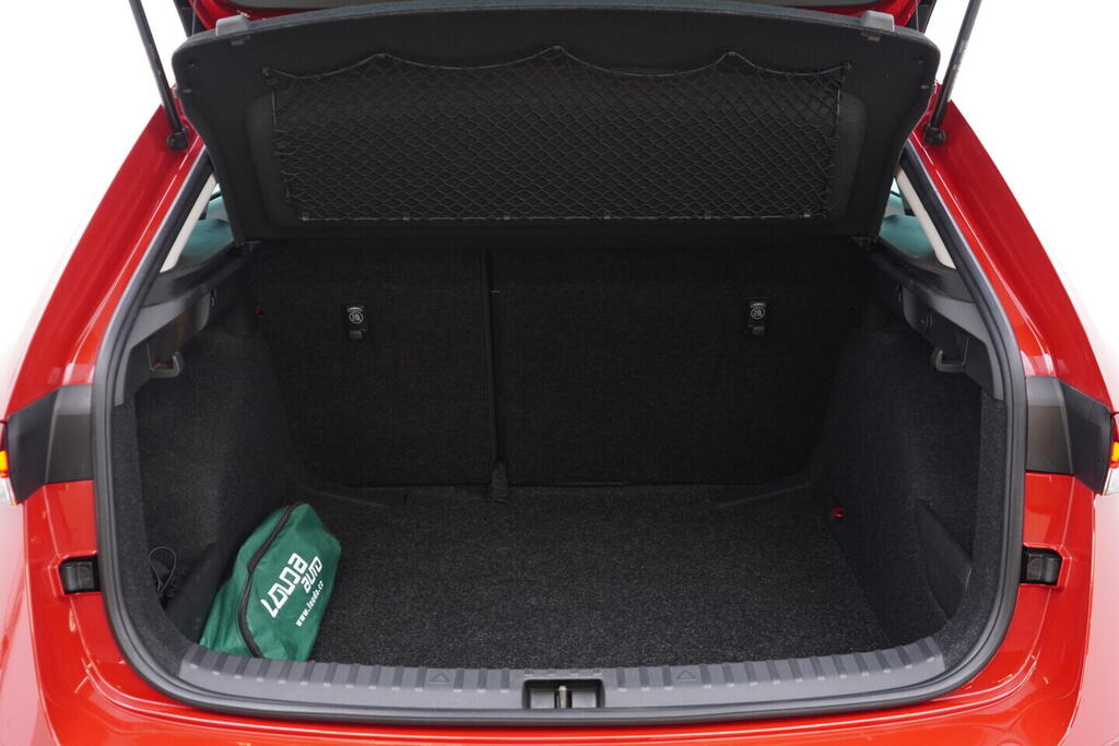 OV190V10608_36.webp_SCALA Top Selection 1.0 TSI 85 kW automat, DPH