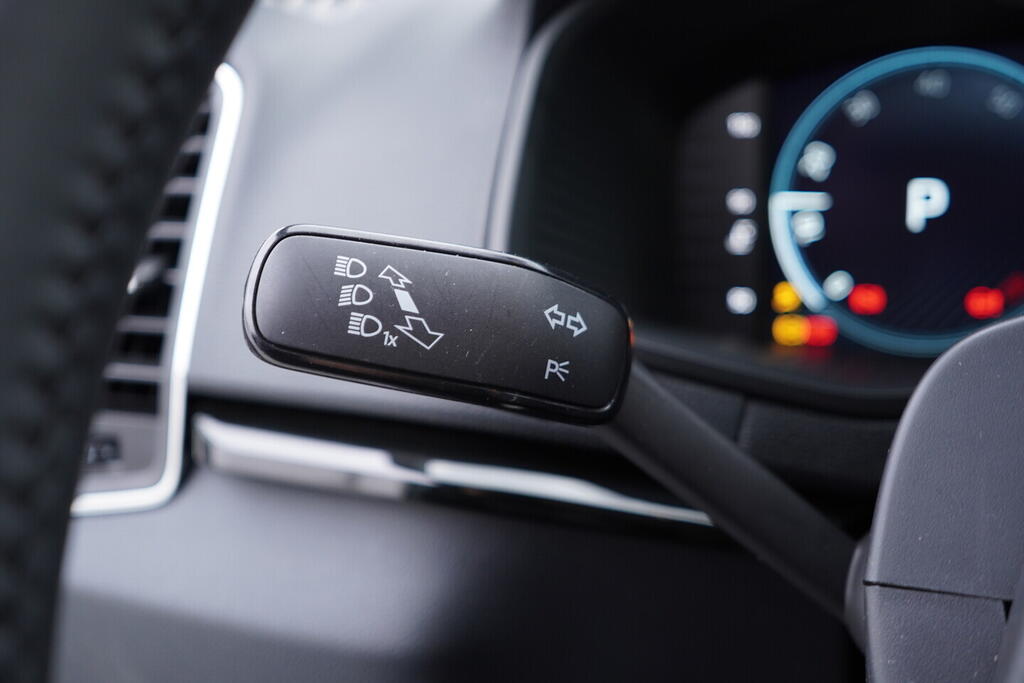 OV190V10611_23.webp_KAROQ Selection 1.5 TSI 110 kW automat, DPH