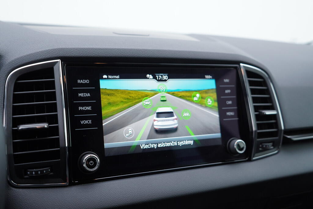 OV190V10611_32.webp_KAROQ Selection 1.5 TSI 110 kW automat, DPH