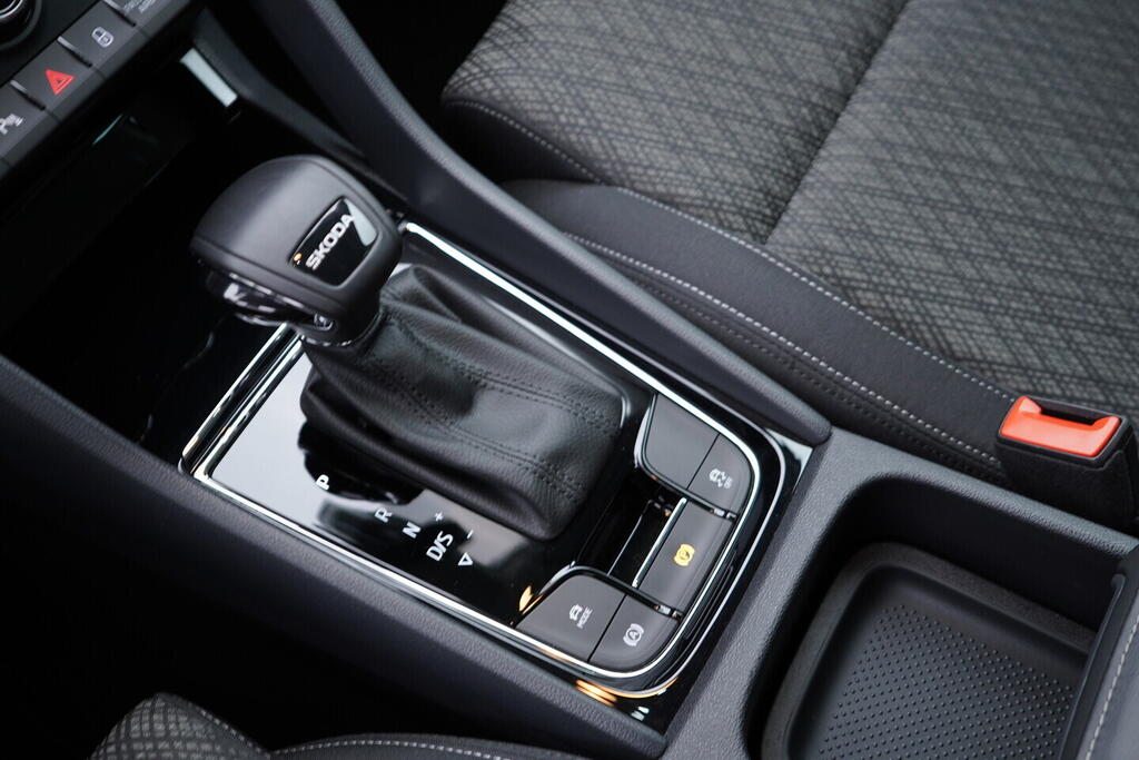 OV190V10611_34.webp_KAROQ Selection 1.5 TSI 110 kW automat, DPH