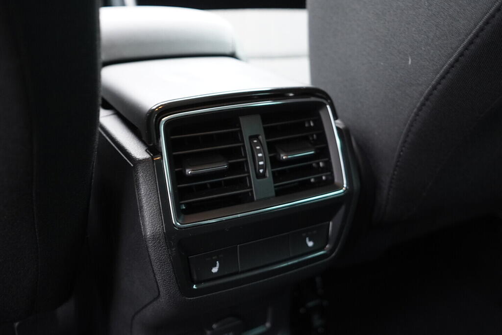 OV190V10612_36.webp_KAROQ Selection 1.5 TSI 110 kW automat, DPH