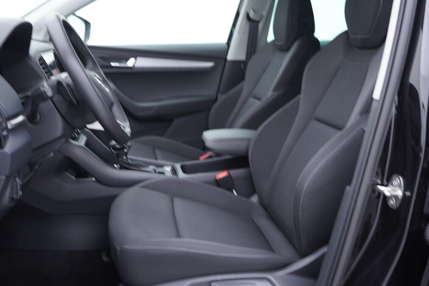 OV190V10613_22.webp_KAROQ Selection 1.5 TSI 110 kW automat, DPH