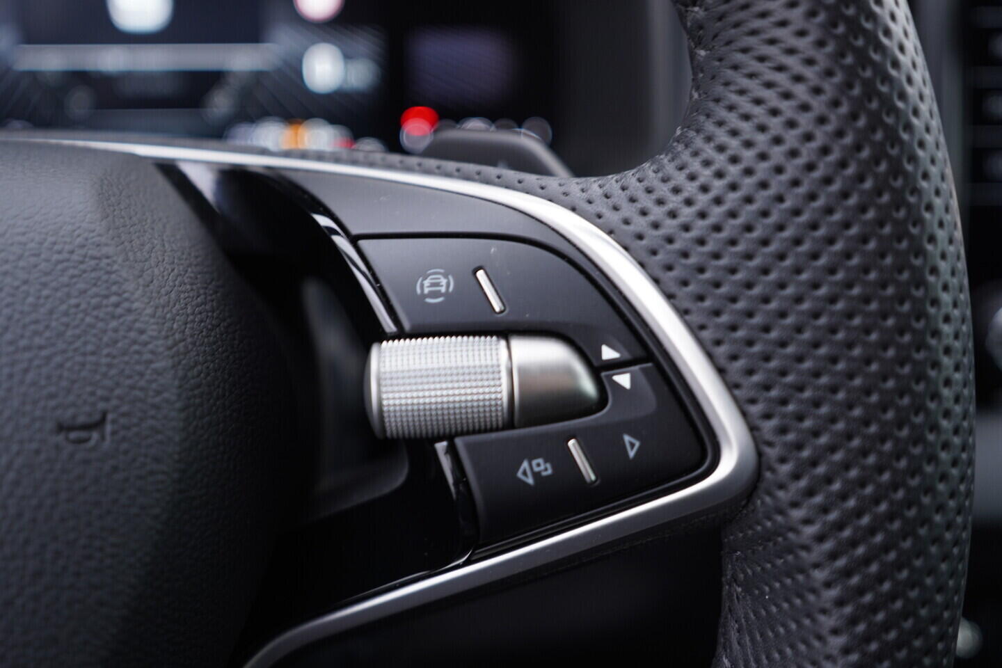 OV190V10613_26.webp_KAROQ Selection 1.5 TSI 110 kW automat, DPH