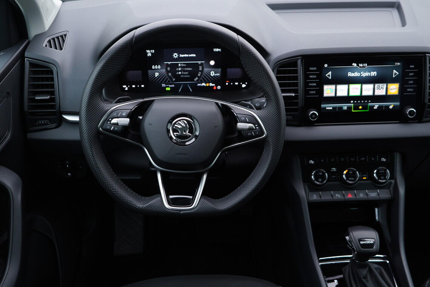 OV190V10613_27.webp_KAROQ Selection 1.5 TSI 110 kW automat, DPH