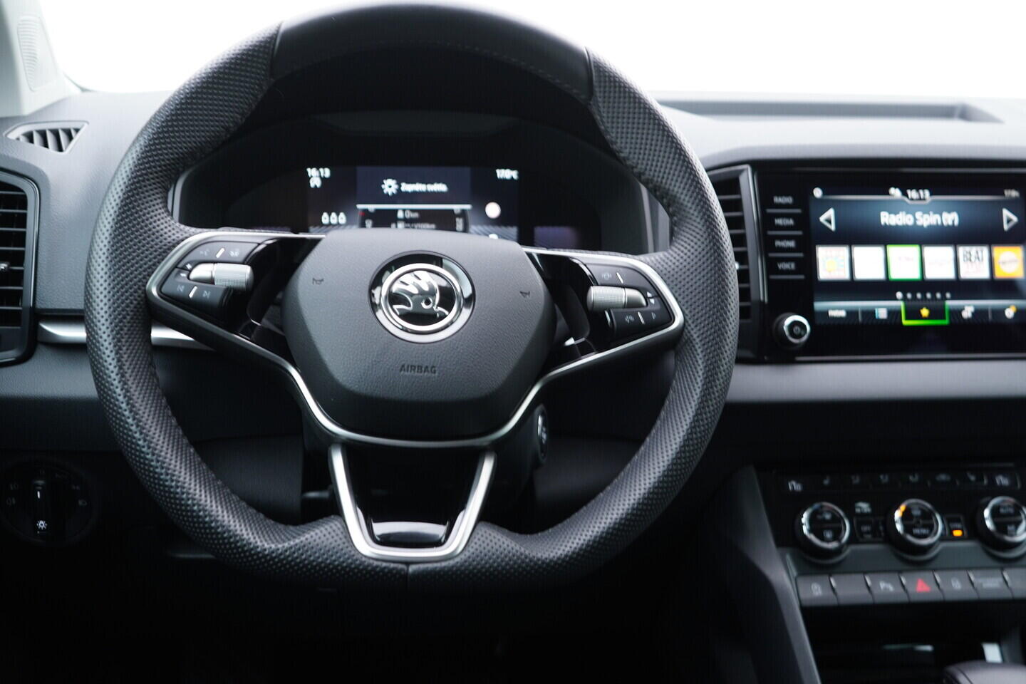 OV190V10613_28.webp_KAROQ Selection 1.5 TSI 110 kW automat, DPH