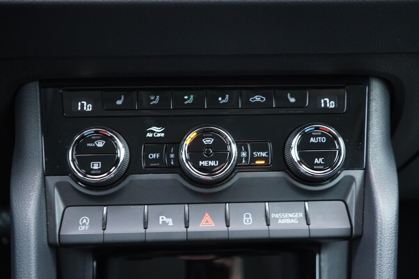 OV190V10613_33.webp_KAROQ Selection 1.5 TSI 110 kW automat, DPH